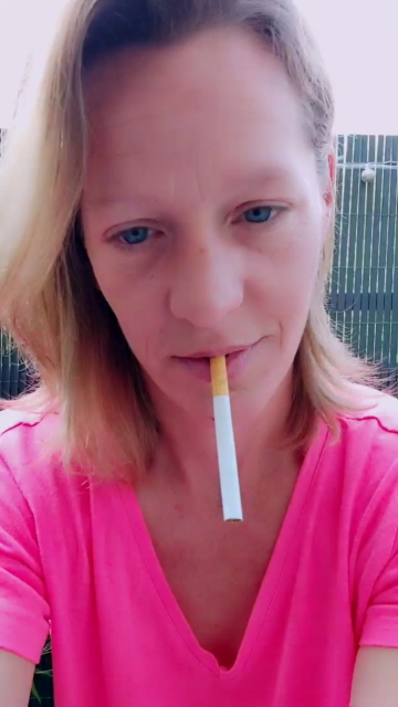 BlueEye_Girl  12-07-2021 kissing Female